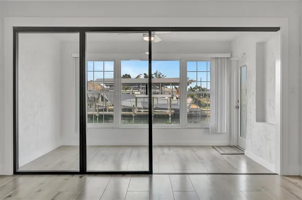 $2,500 | 9819 Hernando Court, Unit 29A, Bradenton, FL 34210