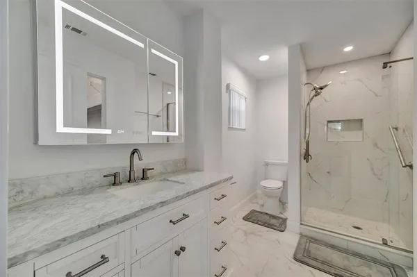 $2,500 | 9819 Hernando Court, Unit 29A, Bradenton, FL 34210