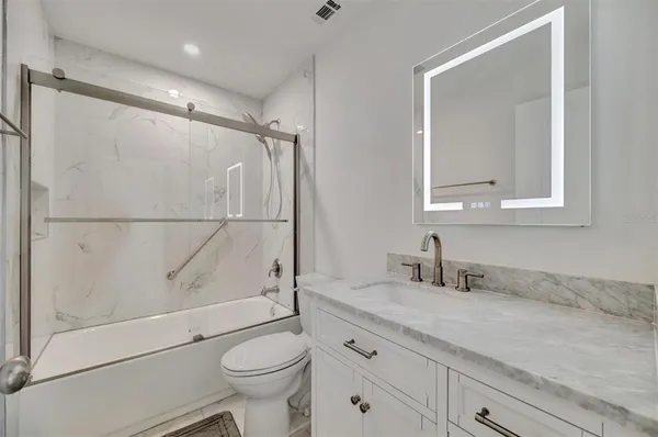 $2,500 | 9819 Hernando Court, Unit 29A, Bradenton, FL 34210