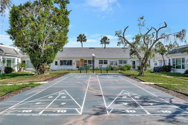 $2,500 | 9819 Hernando Court, Unit 29A, Bradenton, FL 34210