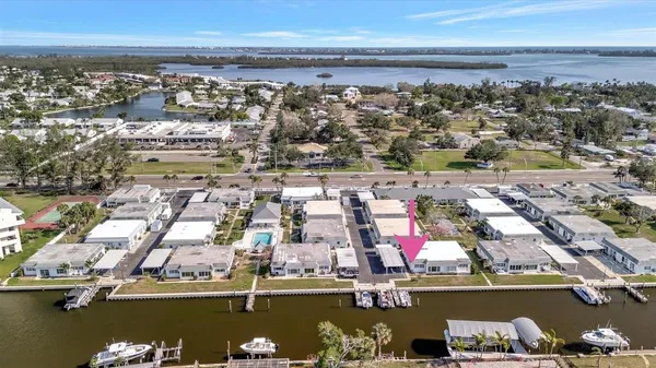 $2,500 | 9819 Hernando Court, Unit 29A, Bradenton, FL 34210