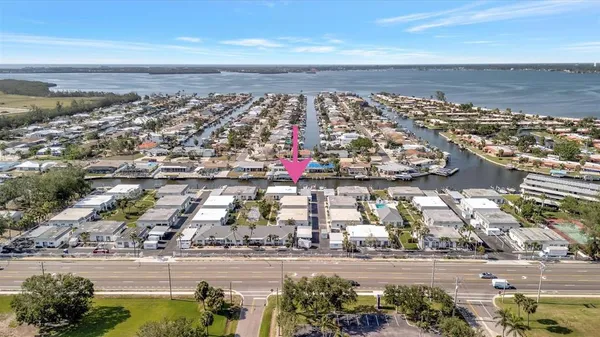 $2,500 | 9819 Hernando Court, Unit 29A, Bradenton, FL 34210