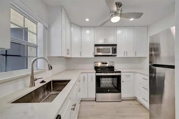 $2,500 | 9819 Hernando Court, Unit 29A, Bradenton, FL 34210