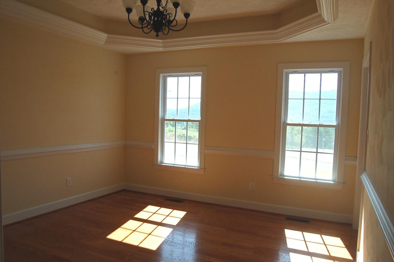 54 Hollyberry Circle Blue Ridge, VA 24064 - Photo 12 of 17 dining room