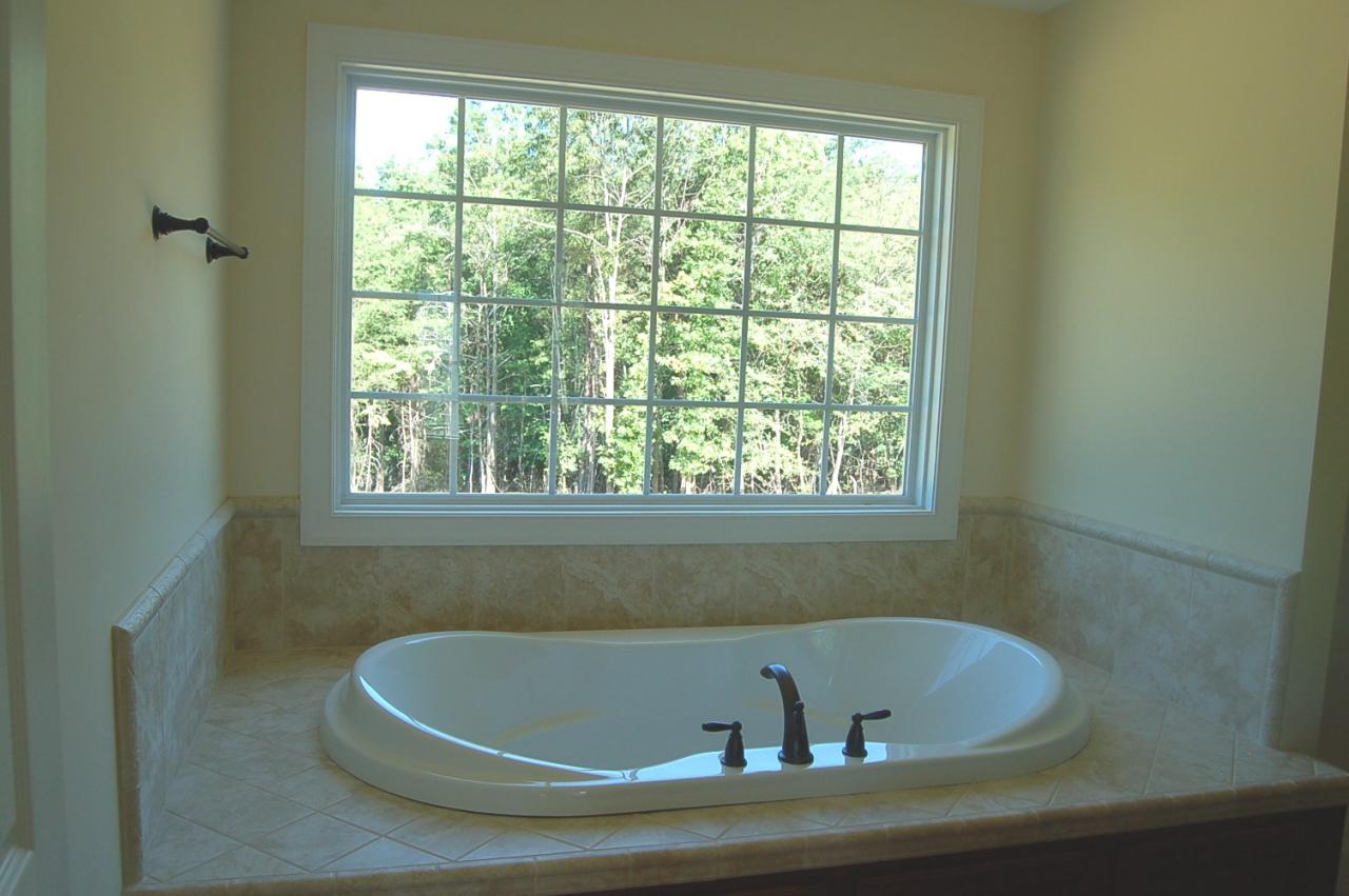 54 Hollyberry Circle Blue Ridge, VA 24064 - Photo 15 of 17 master bath