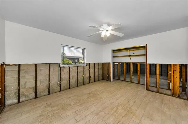 $950,000 | 2053 Iowa Avenue Northeast, St. Petersburg, FL 33703