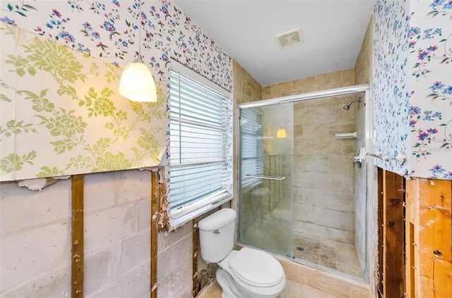 $950,000 | 2053 Iowa Avenue Northeast, St. Petersburg, FL 33703