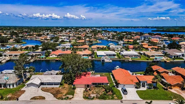 $950,000 | 2053 Iowa Avenue Northeast, St. Petersburg, FL 33703