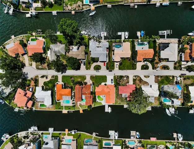 $950,000 | 2053 Iowa Avenue Northeast, St. Petersburg, FL 33703