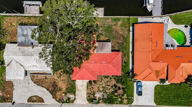 $950,000 | 2053 Iowa Avenue Northeast, St. Petersburg, FL 33703