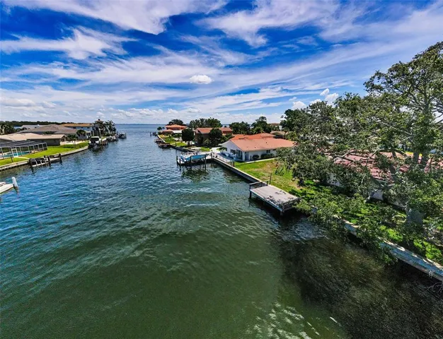 $950,000 | 2053 Iowa Avenue Northeast, St. Petersburg, FL 33703