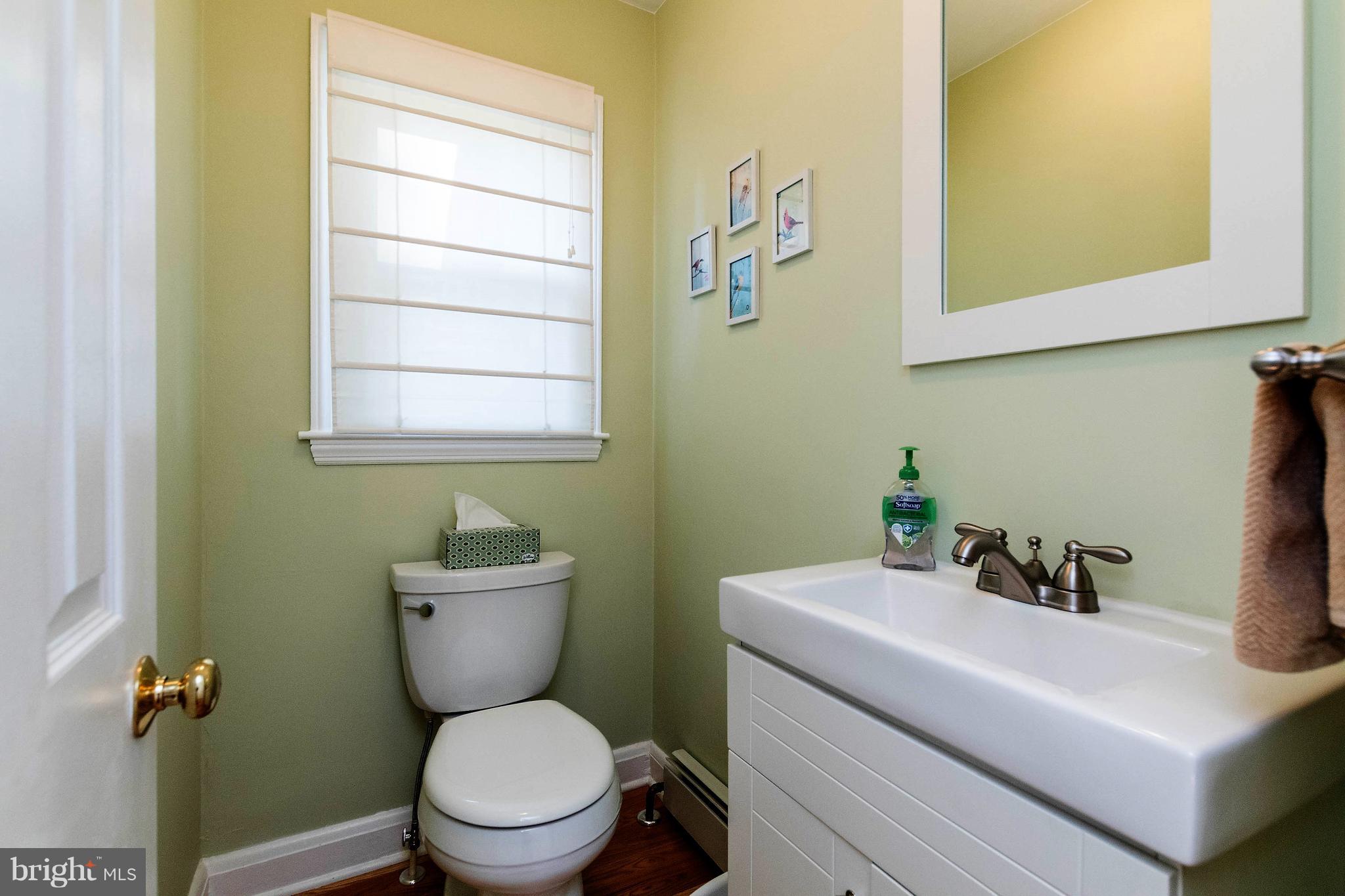 221 Ridgeway Road Catonsville, MD 21228 - Photo 20 of 60 Charming powder room on main