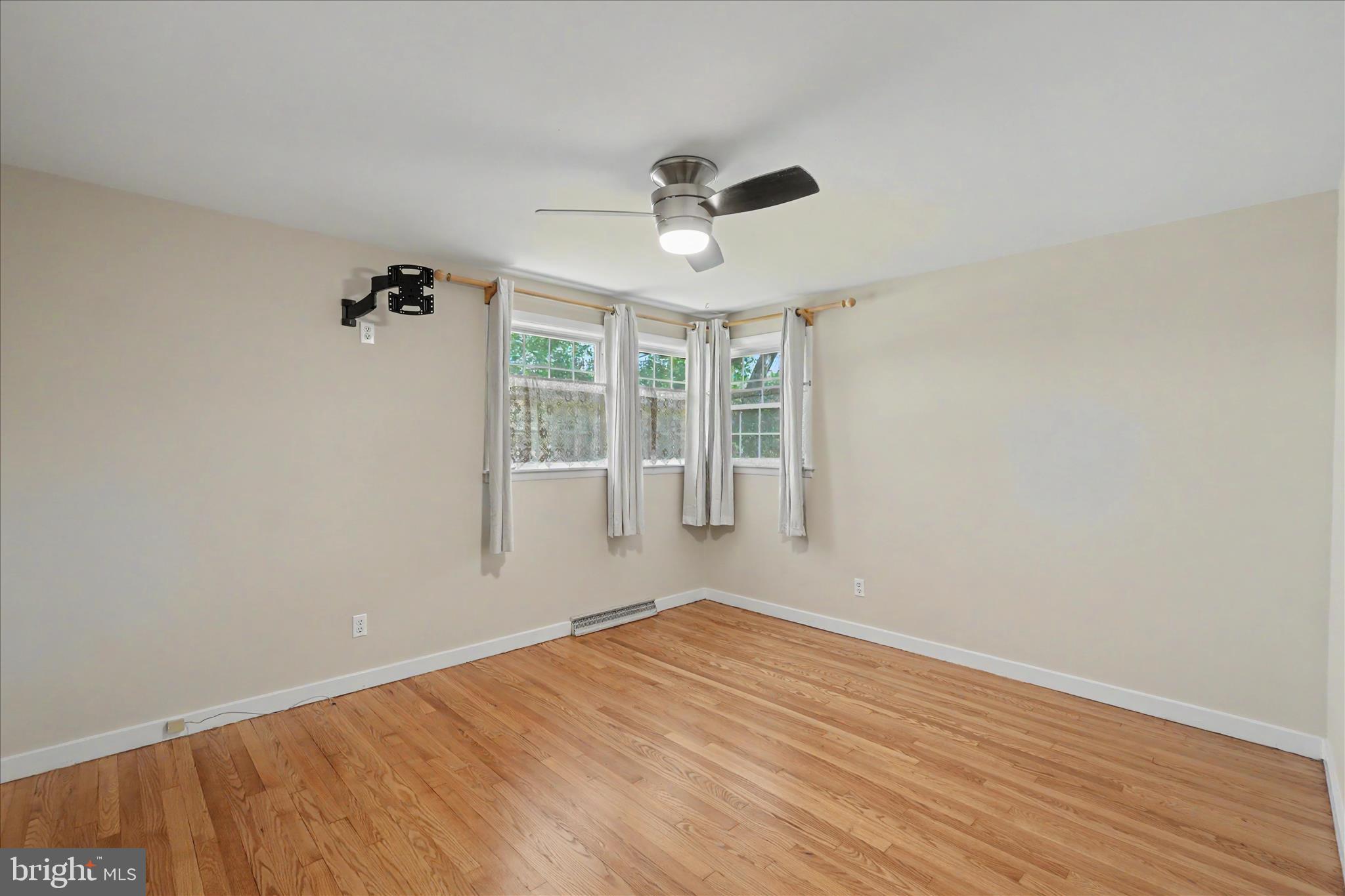 2447 Princeton Road York, PA 17402 - Photo 16 of 26 Gallery Image 16