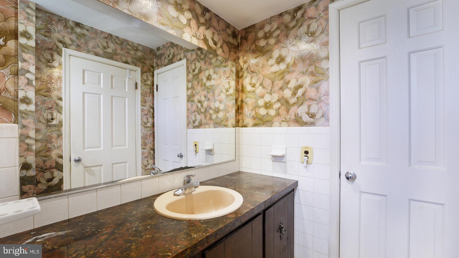 364 Ramsey Road Yardley, PA 19067 - Photo 12 of 20 main bath