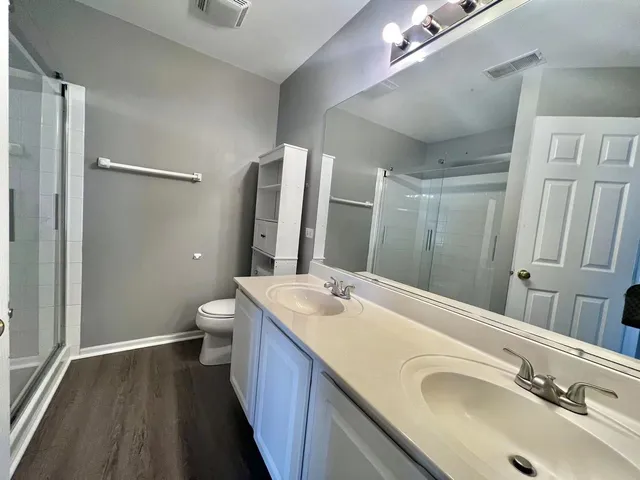 $2,600 | 3367 Ravinia Circle, Aurora, IL 60504