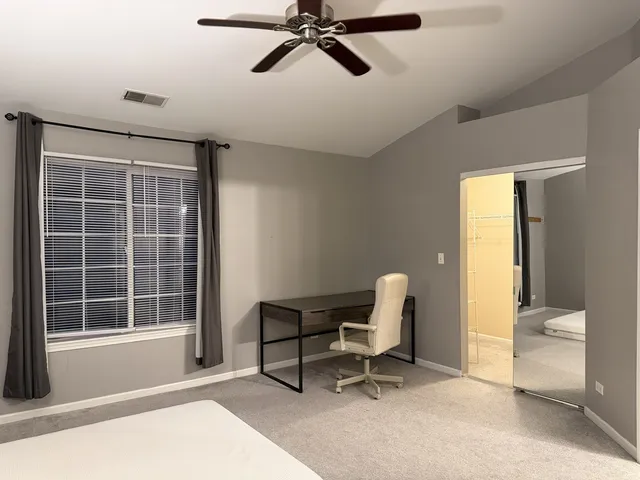 $2,600 | 3367 Ravinia Circle, Aurora, IL 60504