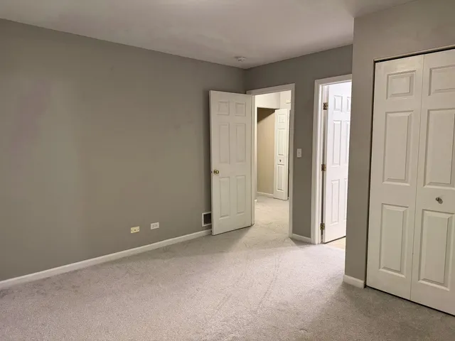 $2,600 | 3367 Ravinia Circle, Aurora, IL 60504