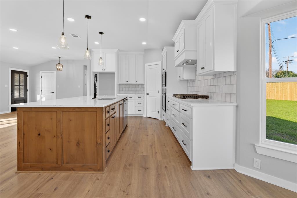 1401 Rambler Drive Waco, TX 76710 - Photo 6 of 24