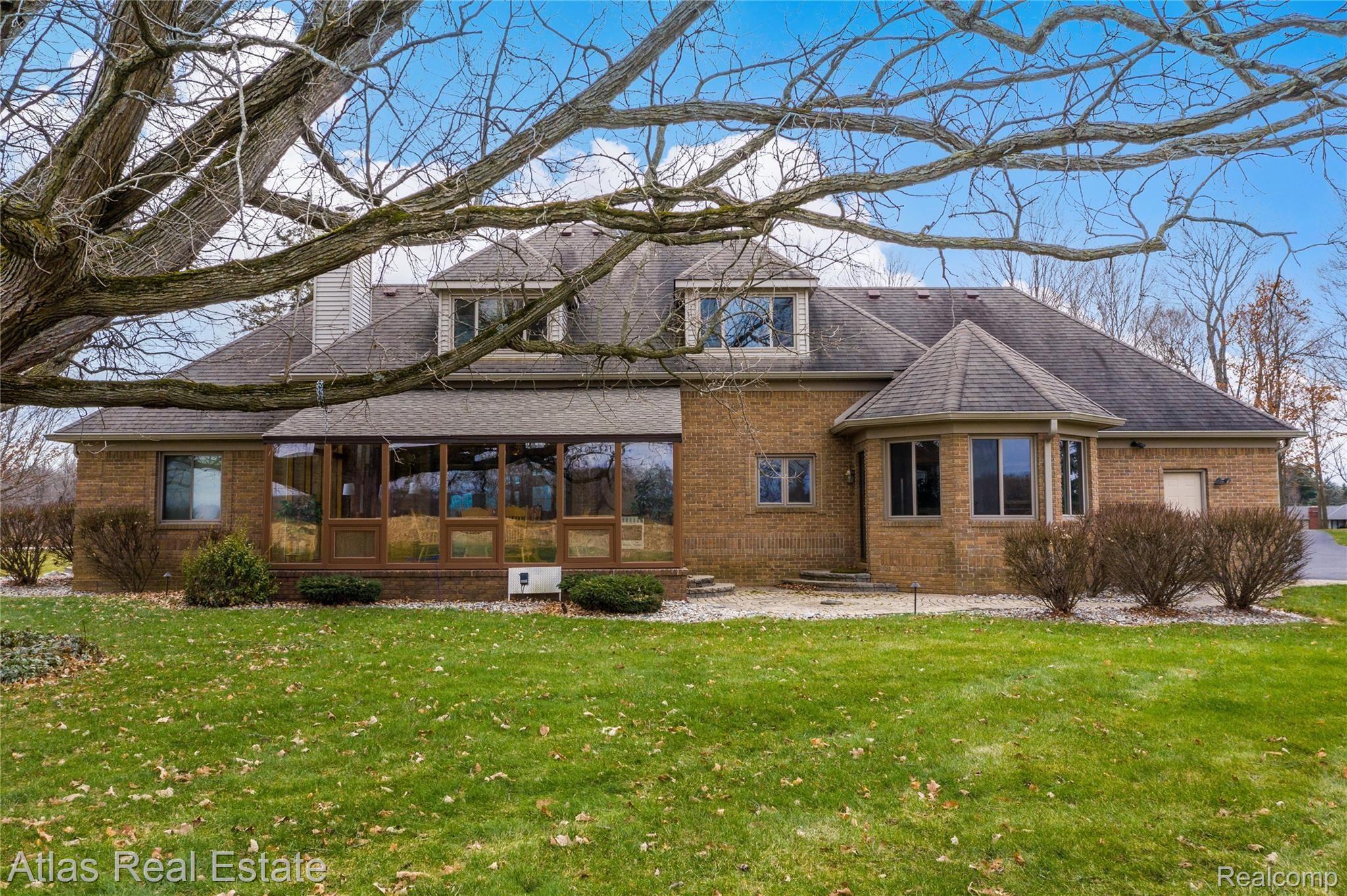 7217 Perry Road Grand Blanc, MI 48439 - Photo 19 of 84 Exteriors (18 of 25).jpg