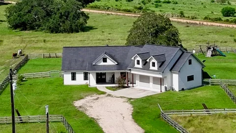 $749,900 | 1252 County Road 388, Hallettsville, TX 77964