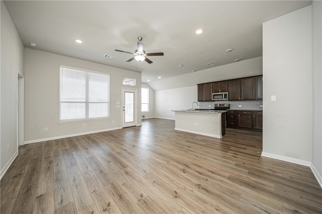 2008 Viva Road Bryan, TX 77807 - Photo 4 of 28