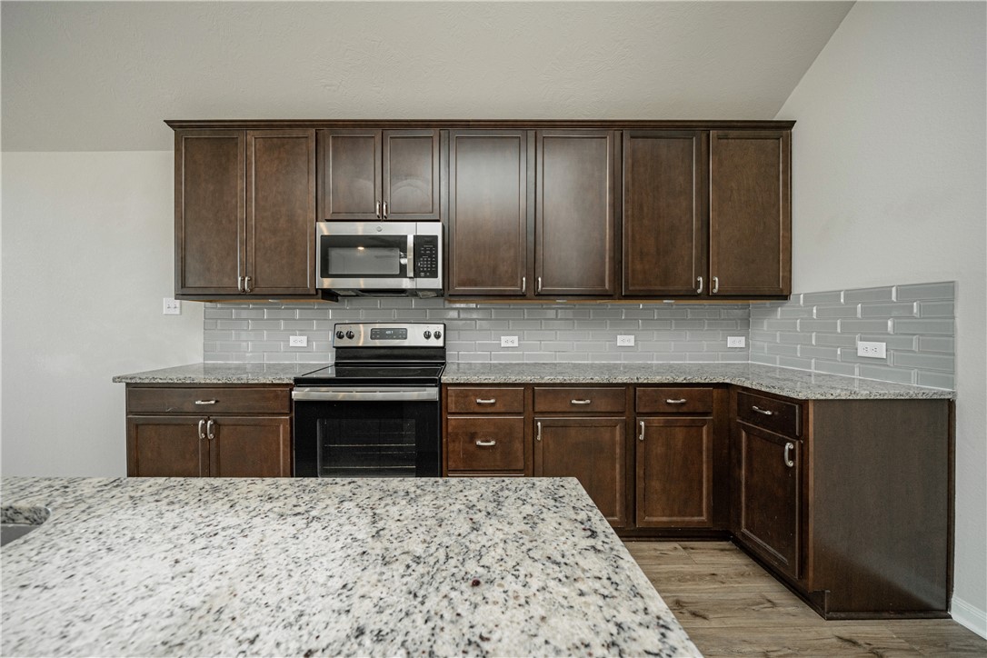 2008 Viva Road Bryan, TX 77807 - Photo 9 of 28