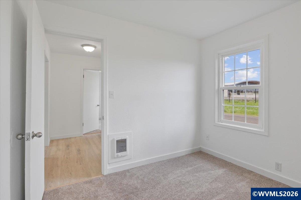 704 Southwest 16th Avenue Albany, OR 97321 - Photo 19 of 35