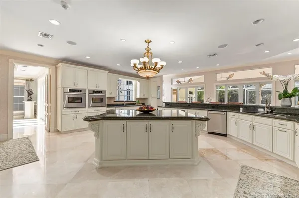 $6,995,000 | 5551 Southwest Mistletoe Lane, Palm City, FL 34990