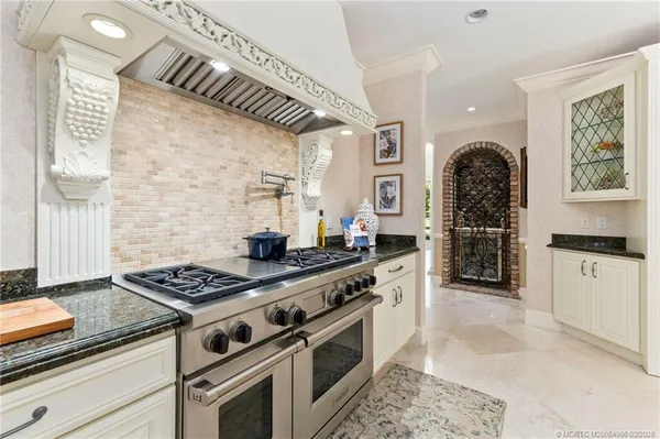 $6,995,000 | 5551 Southwest Mistletoe Lane, Palm City, FL 34990