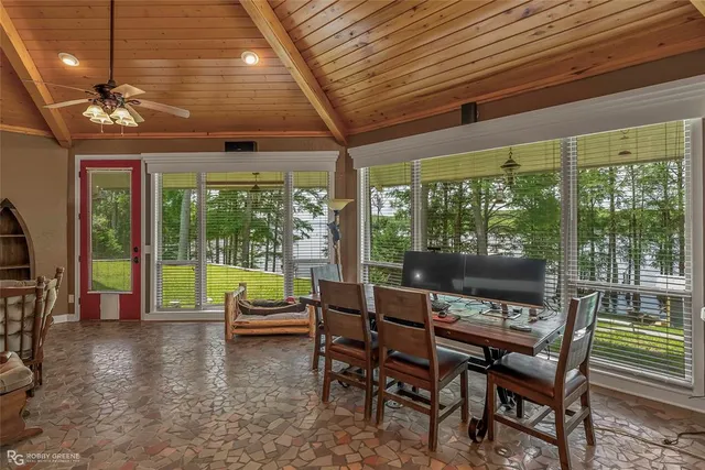 $429,000 | 10865 Ferry Lake Road, Oil City, LA 71061