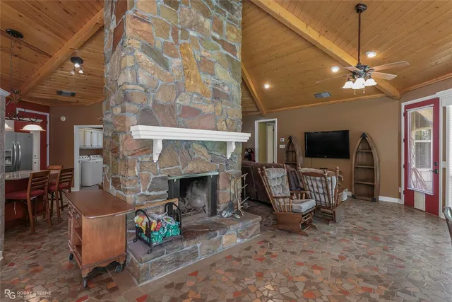 $429,000 | 10865 Ferry Lake Road, Oil City, LA 71061