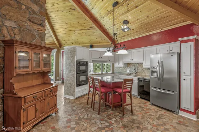 $429,000 | 10865 Ferry Lake Road, Oil City, LA 71061