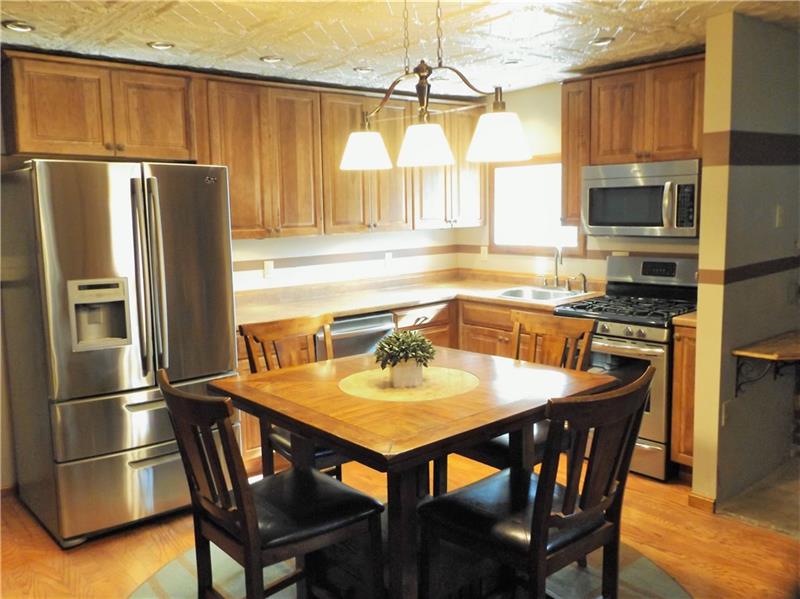 124 Mc Ewen Road Mercer, PA 16137 - Photo 2 of 25