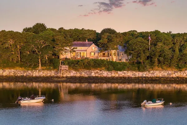 $4,950,000 | 2079 Head Of The Bay Road, Harwich, MA 02645