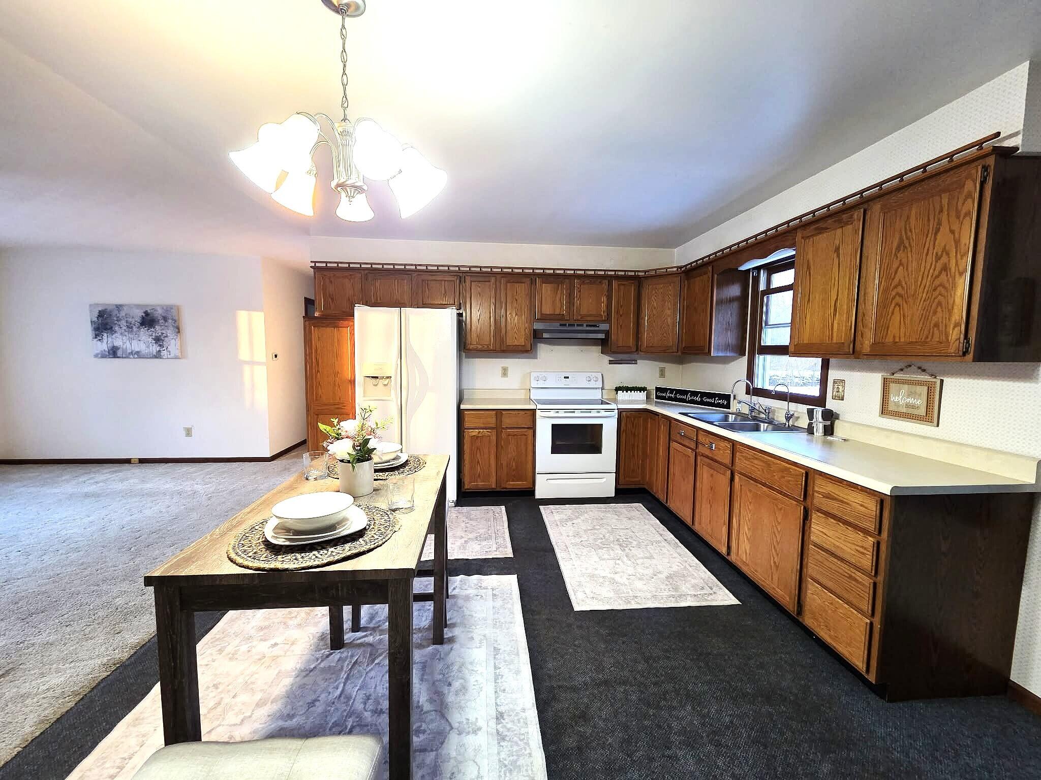 710 Madison Street Bellevue, MI 49021 - Photo 7 of 33 kitchen
