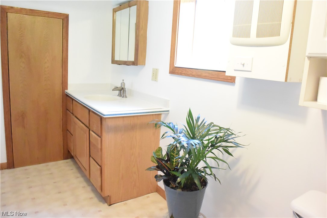 2034 Collier Road Akron, OH 44320 - Photo 9 of 20