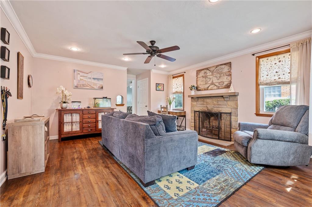 105 Deimling Road Pittsburgh, PA 15229 - Photo 3 of 31 Gallery Image 3