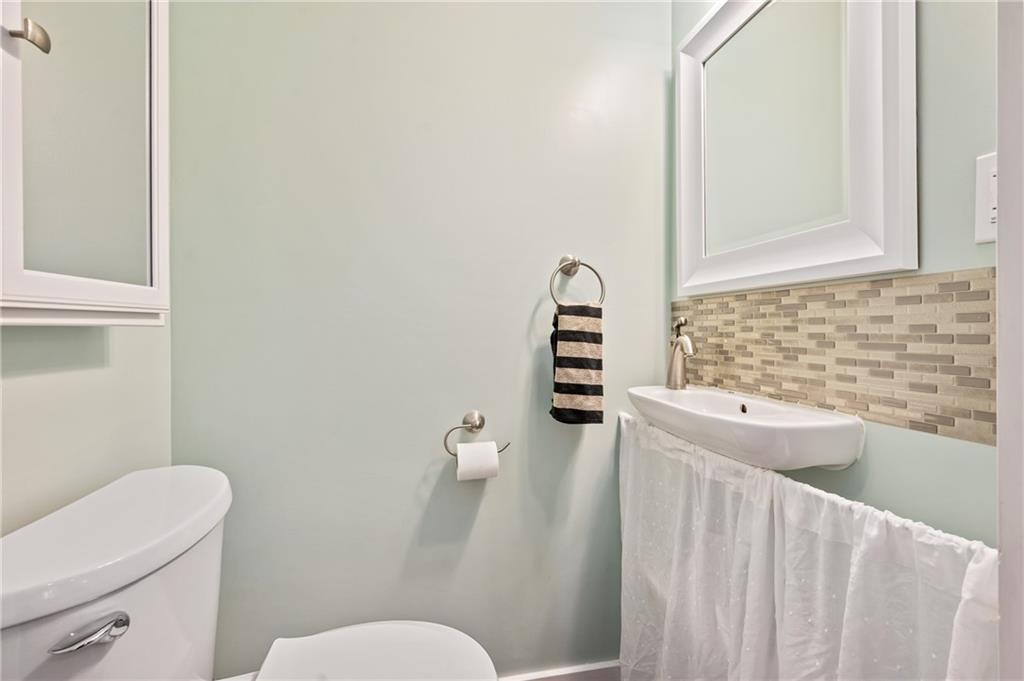 105 Deimling Road Pittsburgh, PA 15229 - Photo 5 of 31 Gallery Image 5