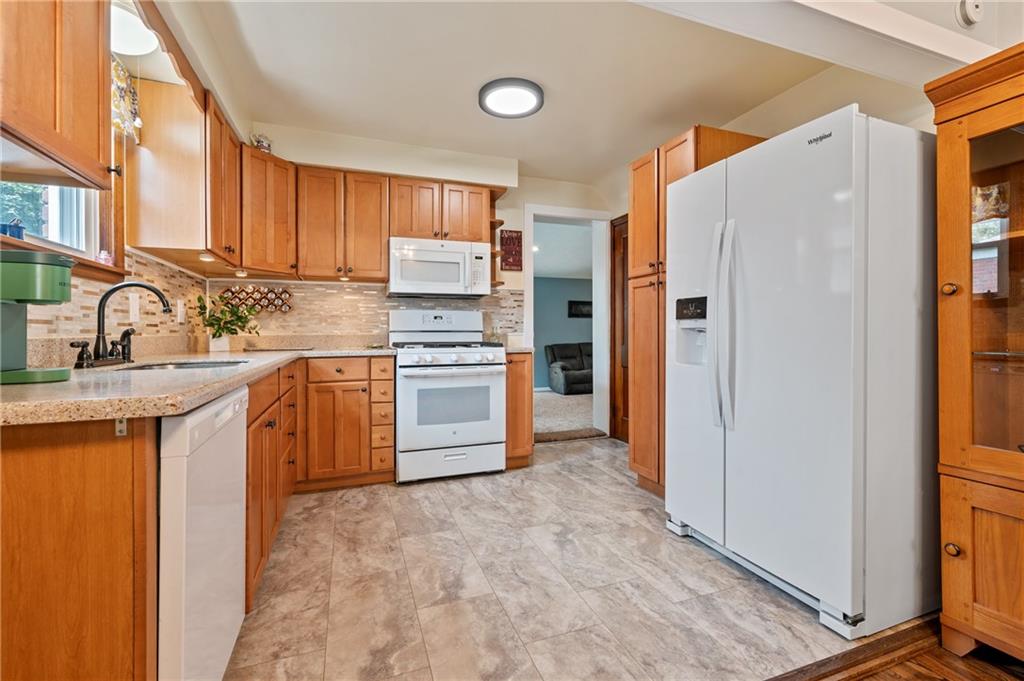 105 Deimling Road Pittsburgh, PA 15229 - Photo 8 of 31 Gallery Image 8