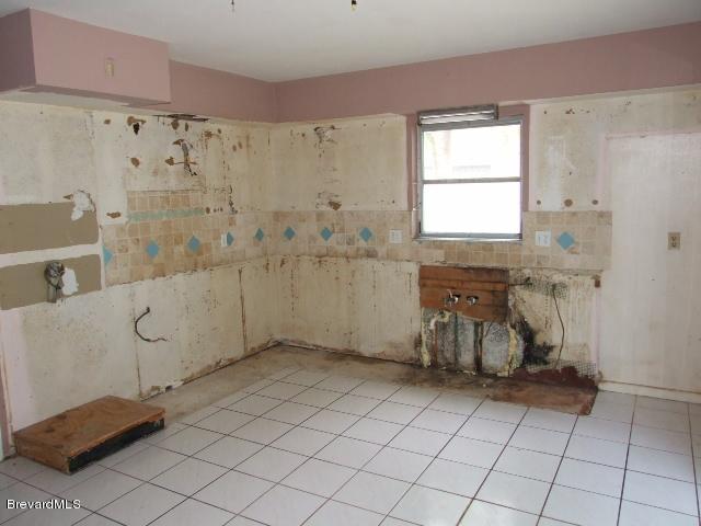 971 Bali Road Cocoa Beach, FL 32931 - Photo 6 of 8 kitchen p1