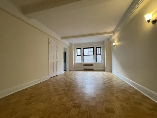 $5,025 | 95 Christopher Street, Unit 5N | West Village
