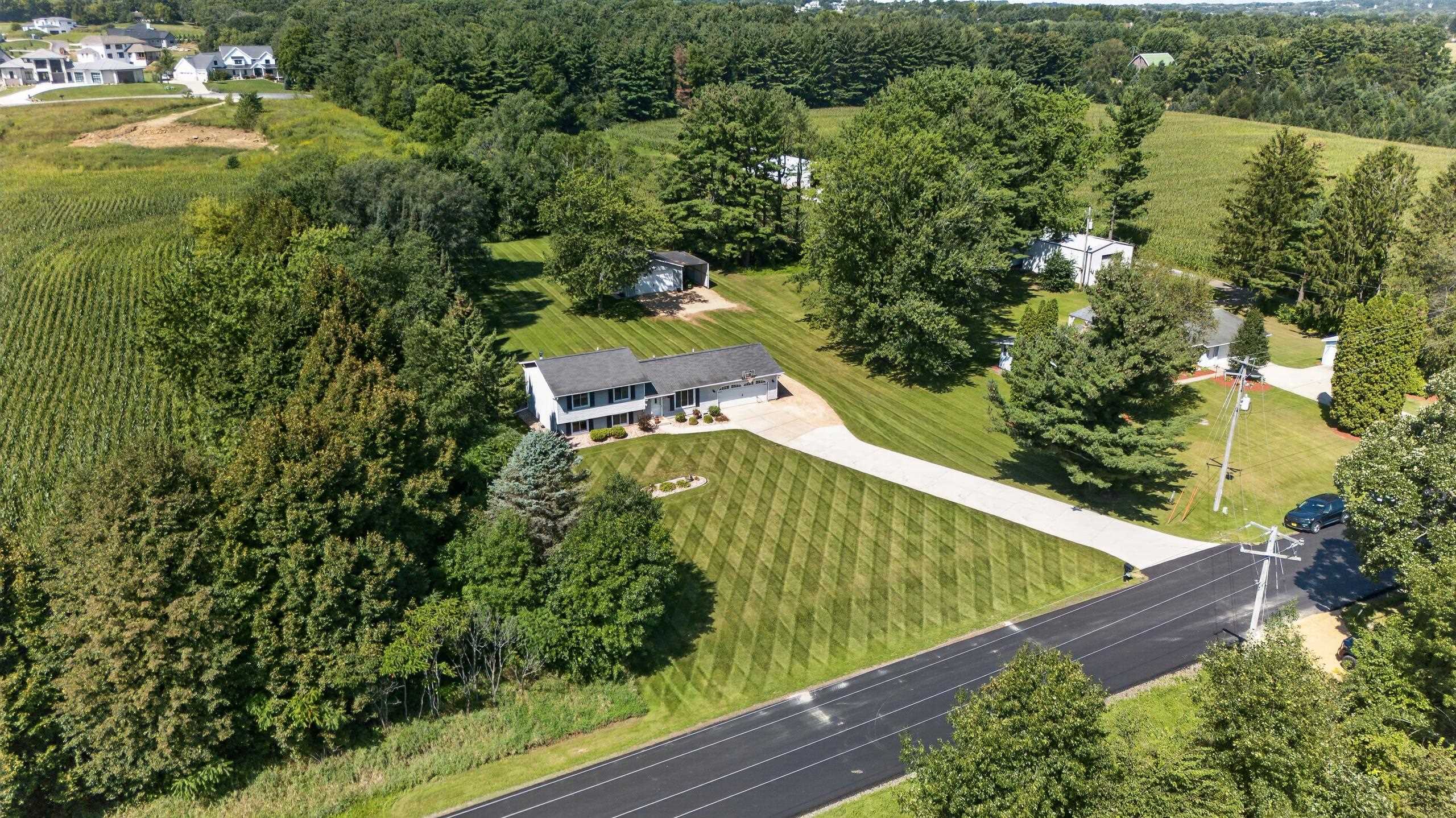 3425 Meadow Road Verona, WI 53593 - Photo 12 of 45 Gallery Image 12