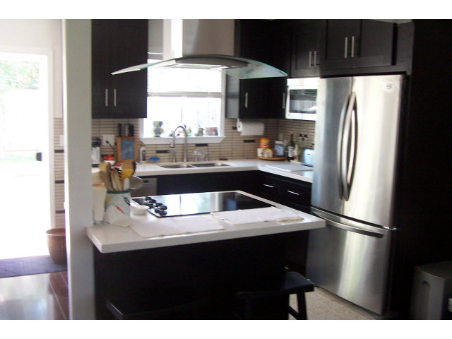 22572 Alcalde Road Cupertino, CA 95014 - Photo 4 of 12 Gallery Image 4