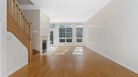 $4,650 | 1354 South Indiana Parkway, Chicago, IL 60605