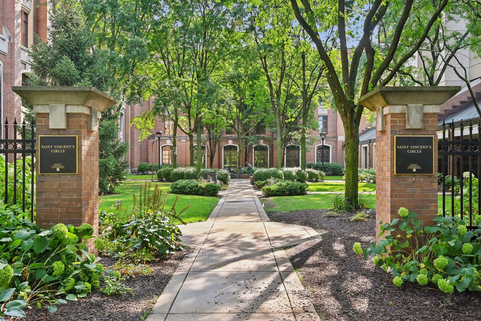 2248 North Racine Avenue, Unit 3 Chicago, IL 60614 - Photo 28 of 32 a front view of a house with garden