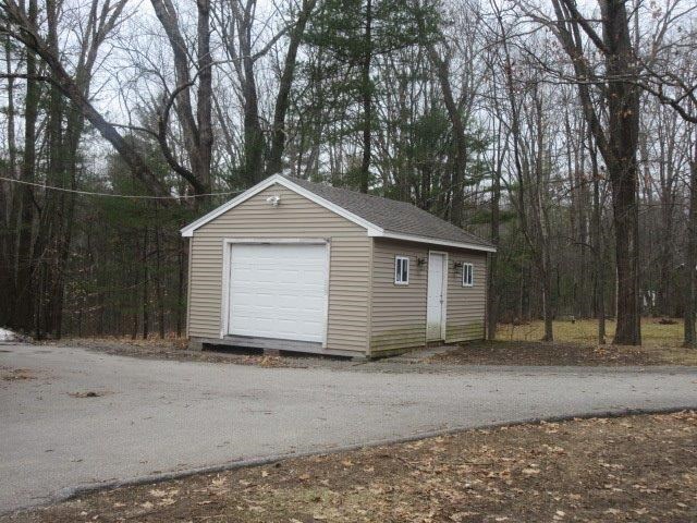 252 South Road Kensington, NH 03833 - Photo 3 of 28