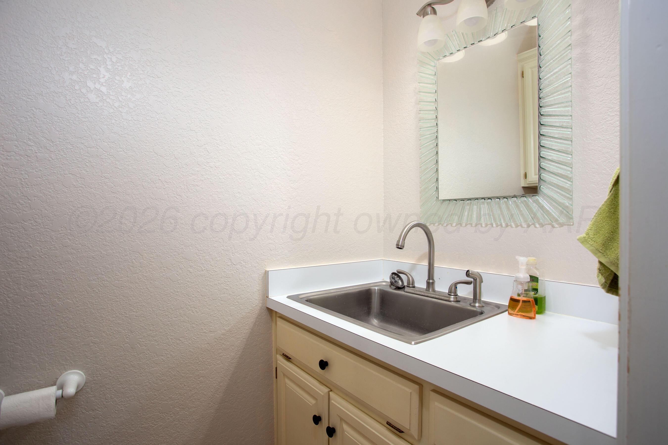 70 Stonebridge Gate Road Amarillo, TX 79124 - Photo 31 of 52 Half bath