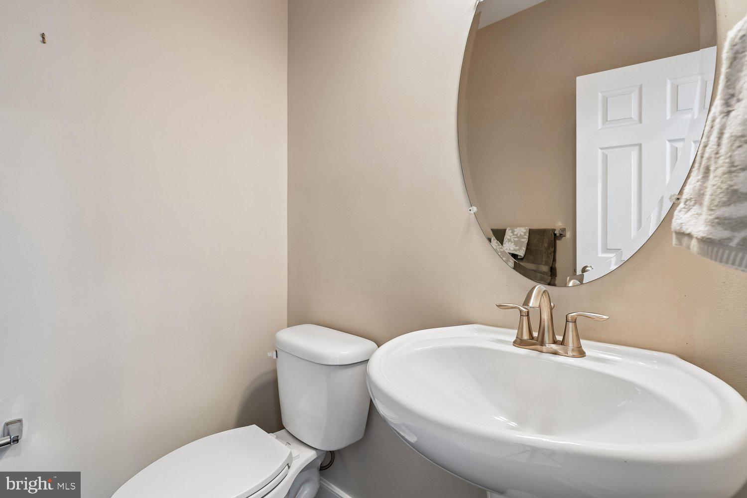 14010 Fox Hill Road Sparks Glencoe, MD 21152 - Photo 21 of 57 Powder Room on the main level