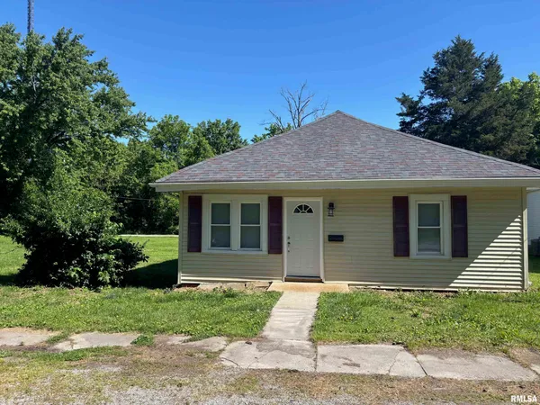 $88,000 | 424 Mark Street, Carterville, IL 62918