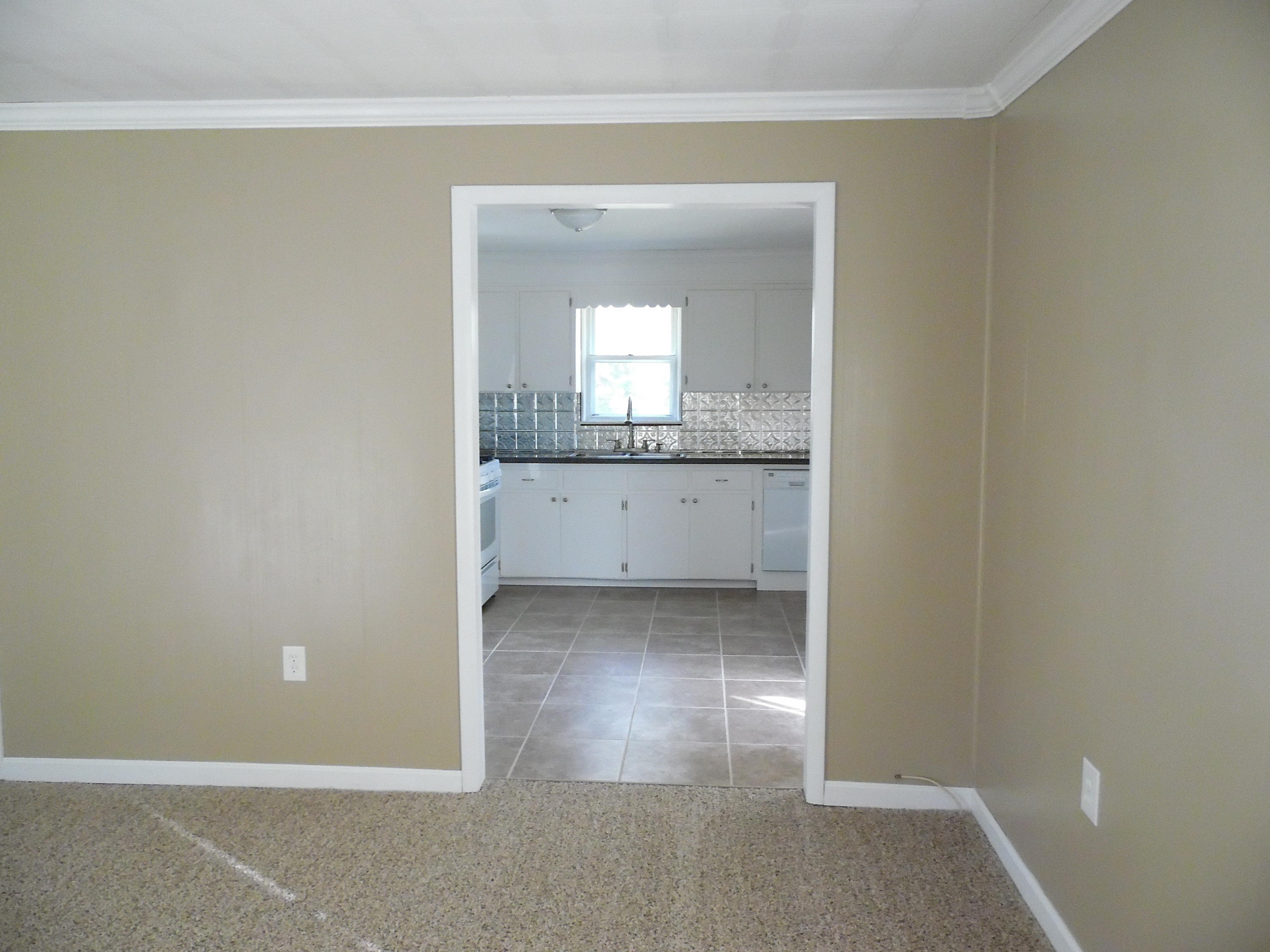 4005 King Lake Road DeFuniak Springs, FL 32433 - Photo 11 of 35 an empty room with mirror